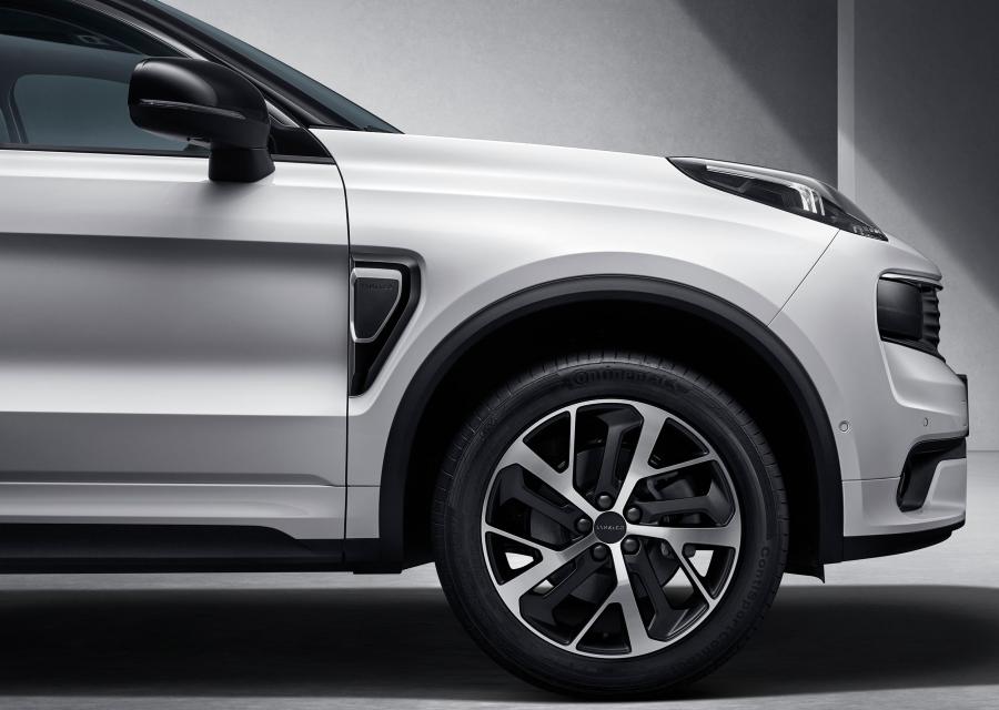 Детали экстерьера LYNK&Co 01 PHEV 2018 года  (фото 9 из 17)